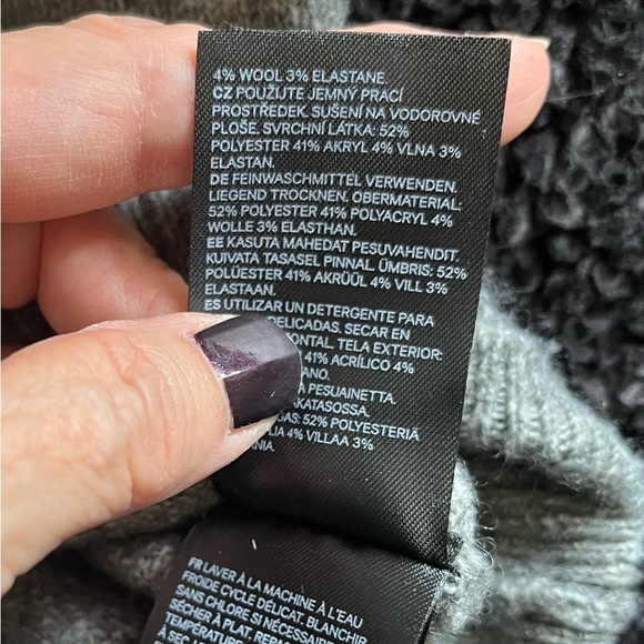 Crew neck colour block sweater. - Picture 4 of 4